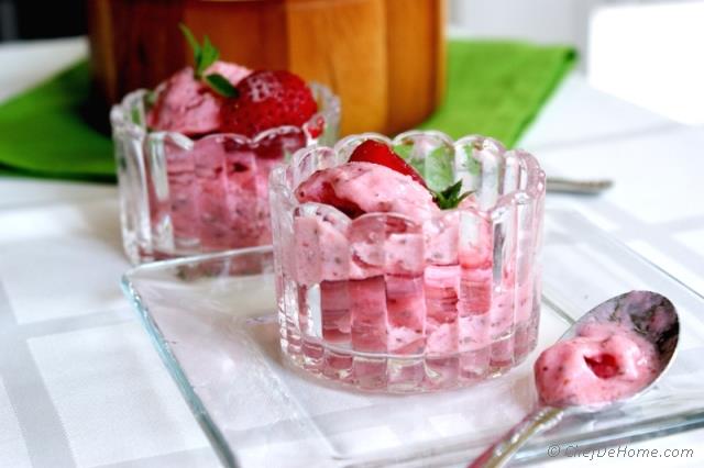 Erdbeer-Chia-Samen-Frozen Yogurt